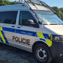 Motocyklista havaroval a těžce se zranil