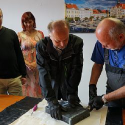 Nalezené dokumenty z roku 1987 odhalují spojení s minulostí