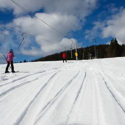 Vlekaři v Jizerských horách varují, od 16:30 nevstupujte na svahy 