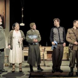 Premiéra Musíme si pomáhat v Liberci: Humor a odvaha navzdory zranění